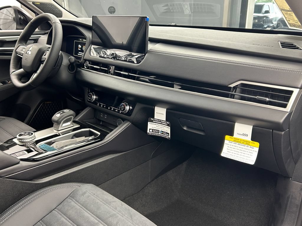 New 2026 Mitsubishi Outlander SE FWD image 12