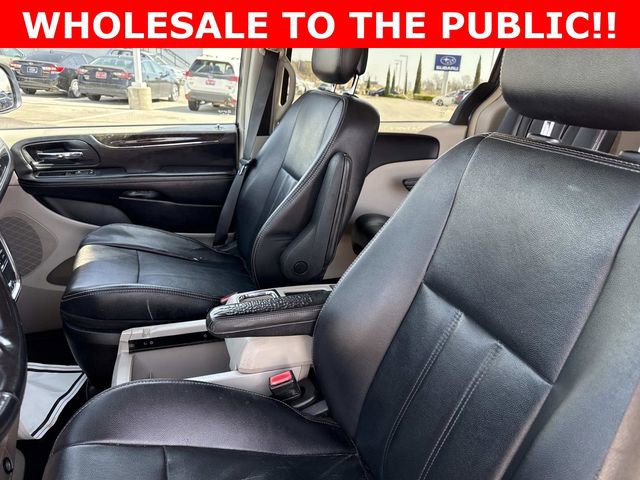 Used 2014 Chrysler Town & Country Touring image 13