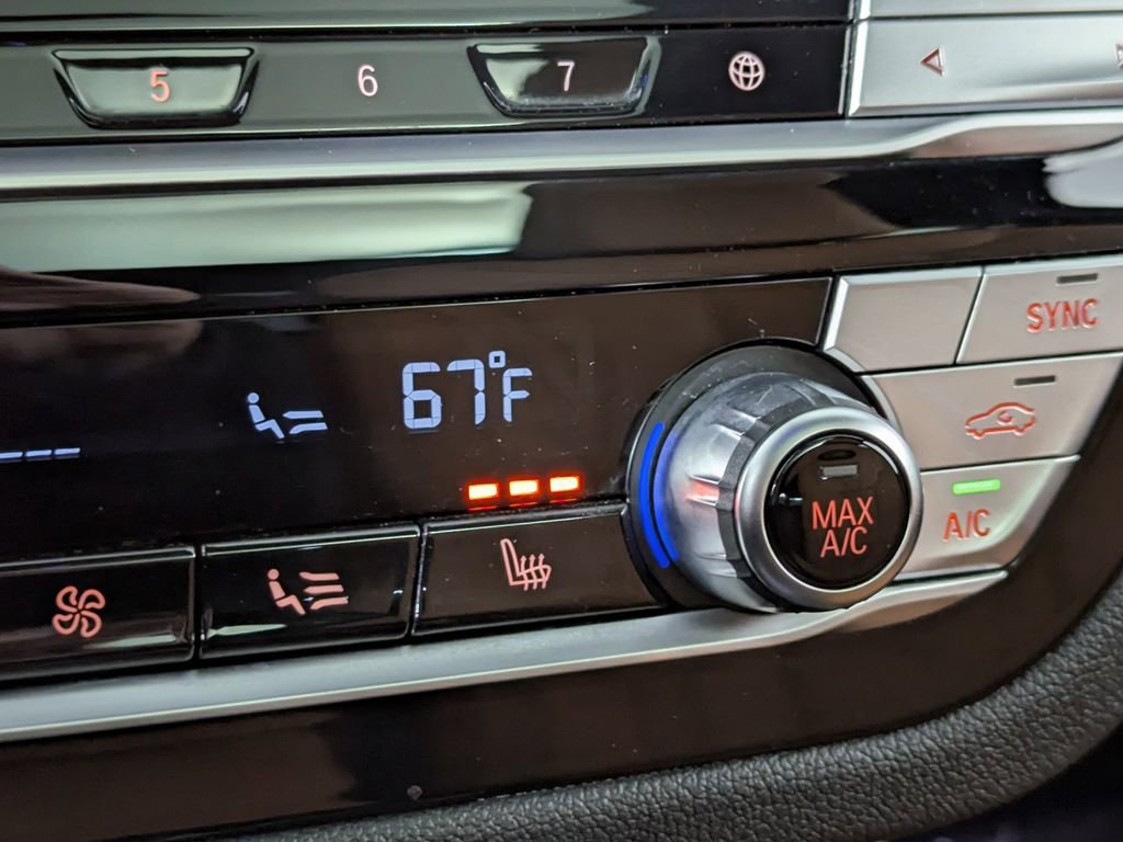 Used 2021 BMW X4 xDrive30i w/ Executive Package image 22