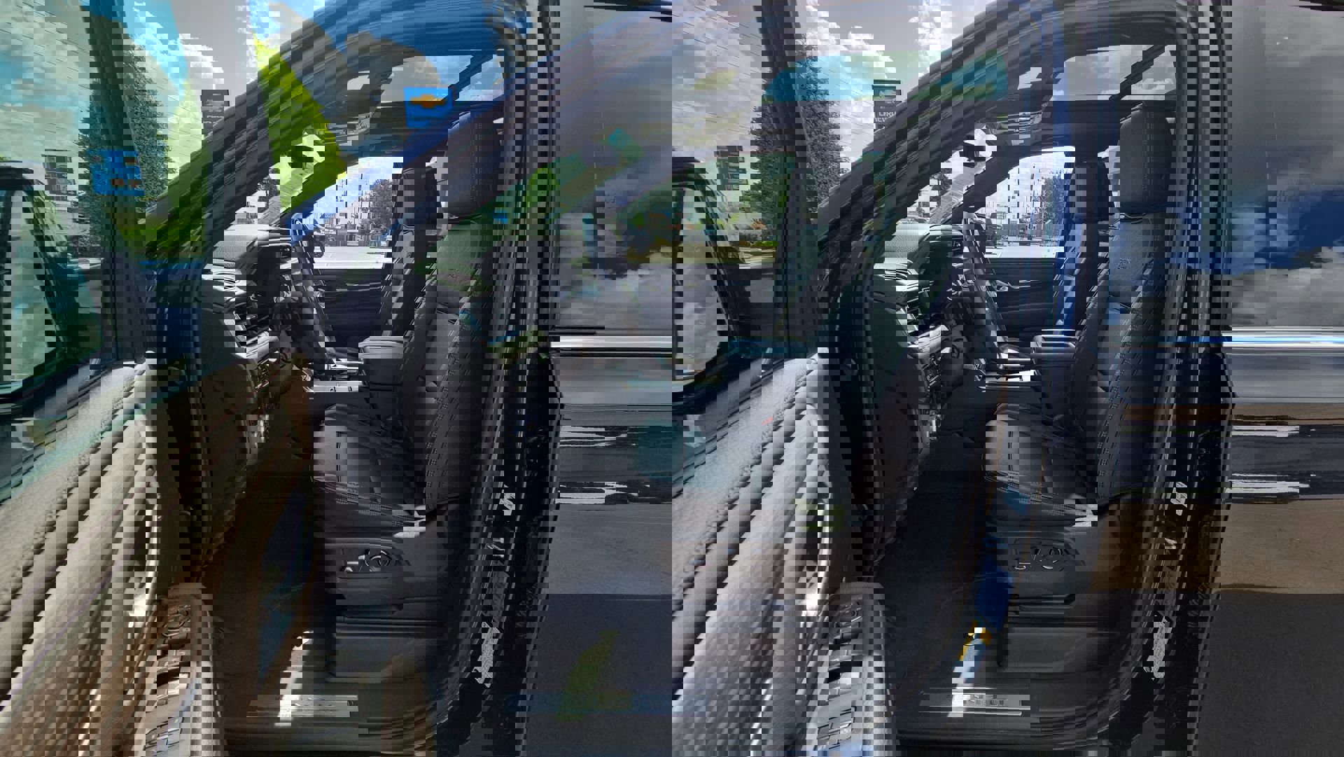 Used 2024 GMC Yukon XL Denali w/ Denali Reserve Package image 21