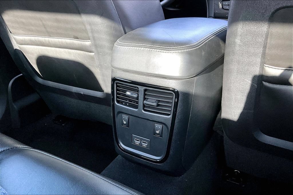 Used 2023 Chrysler 300 C RWD image 20