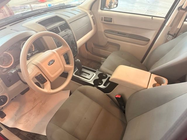 Used 2010 Ford Escape XLS FWD image 7