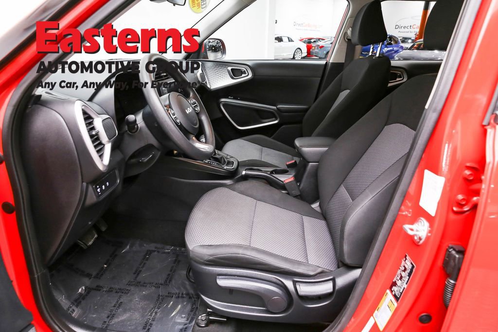 Used 2024 Kia Soul LX w/ Option Group 015 image 14