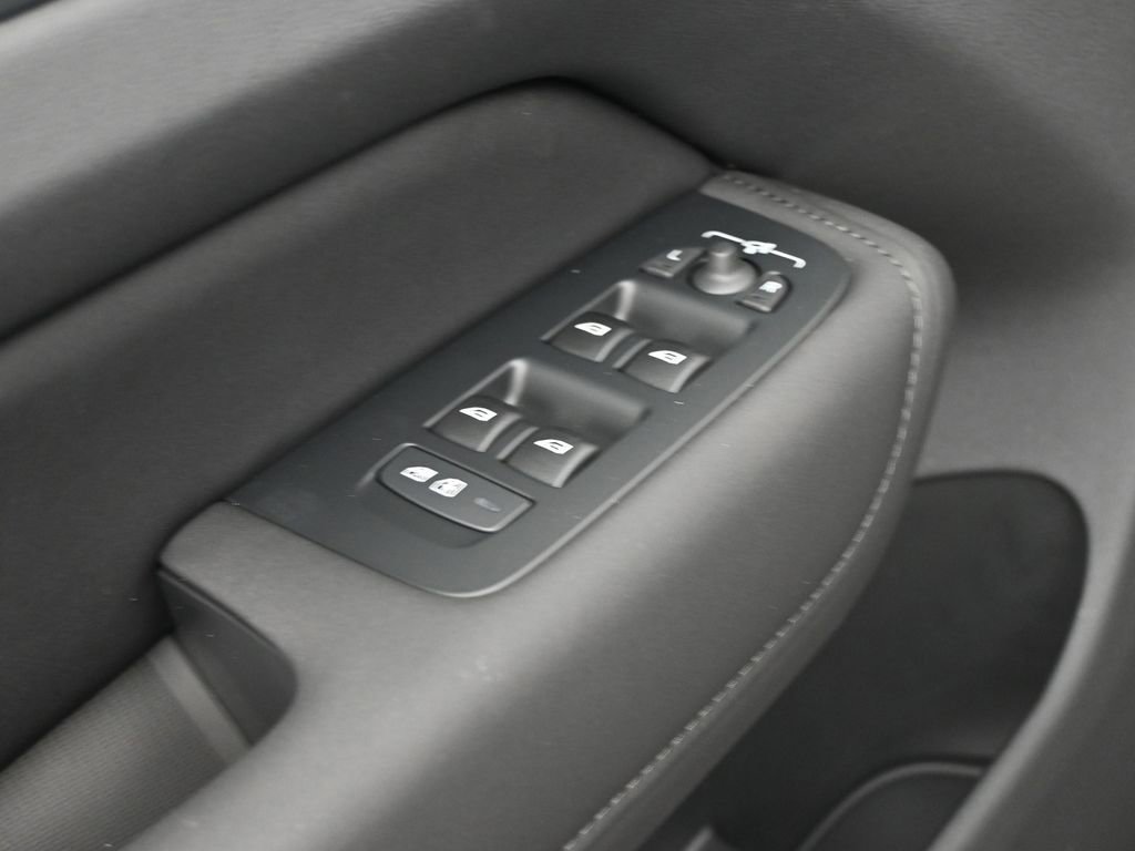 New 2026 Volvo XC60 B5 Plus w/ Protection Package Premier image 11