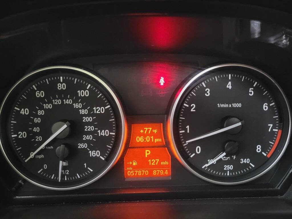 Used 2012 BMW 328i Convertible image 30