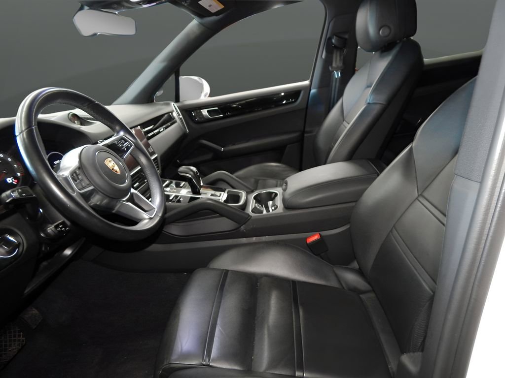 Used 2023 Porsche Cayenne image 16