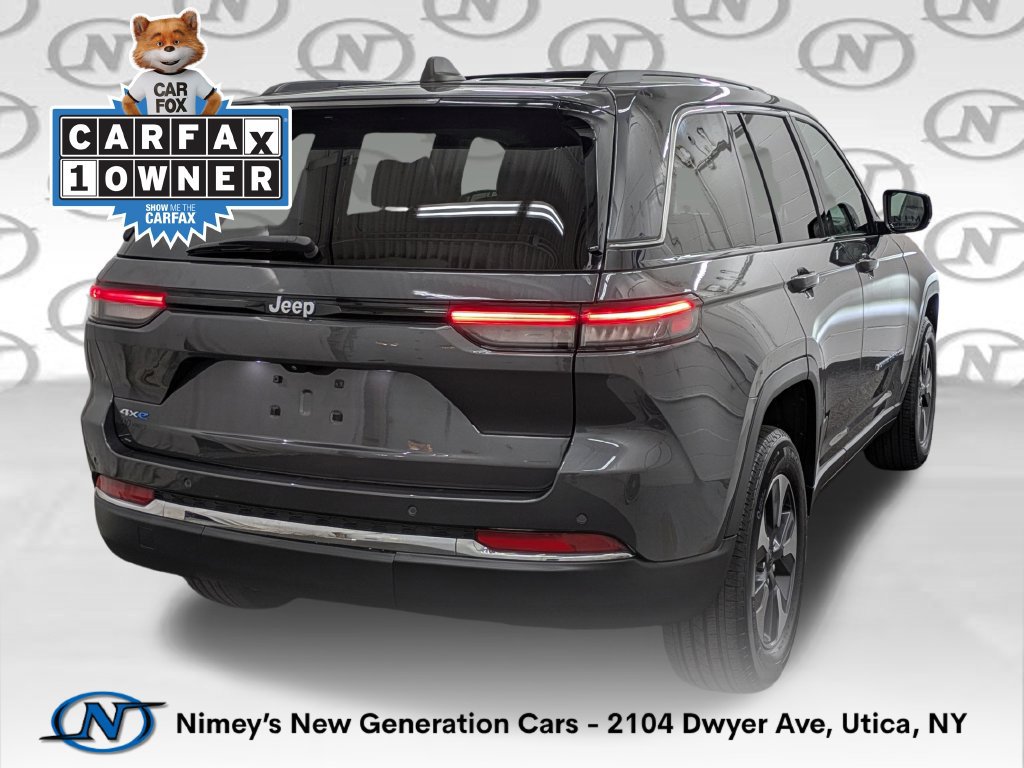 Used 2023 Jeep Grand Cherokee 4WD 4xe image 2