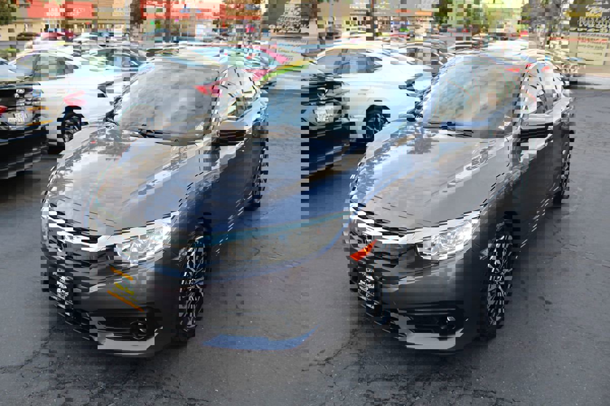 Used 2016 Honda Civic EX-T image 4