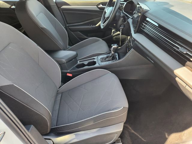 Used 2025 Volkswagen Jetta Sport image 14