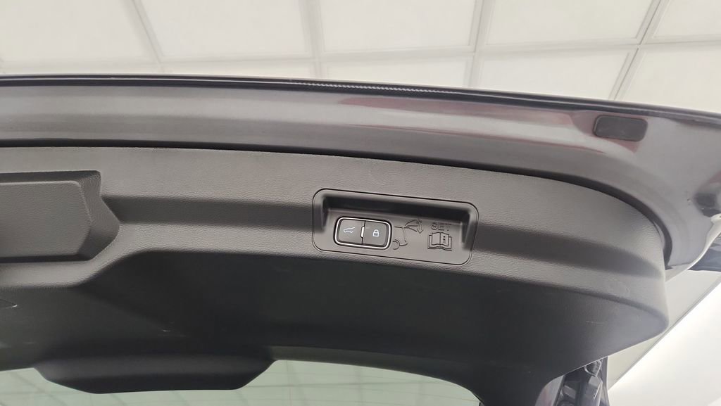 Used 2023 Ford Explorer XLT w/ Equipment Group 202A image 23