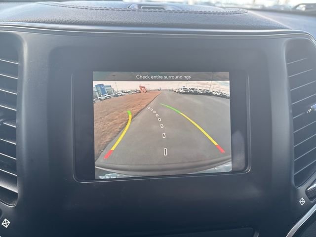 Used 2019 Jeep Cherokee Latitude Plus w/ Comfort/Convenience Group image 20