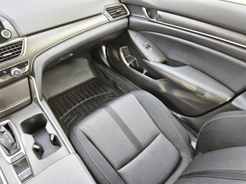 Used 2020 Honda Accord EX image 13