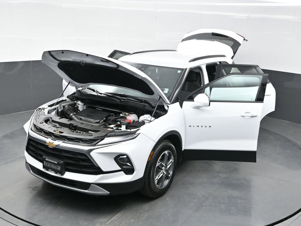 Used 2025 Chevrolet Blazer LT w/ Convenience Package AWD/4WD image 41