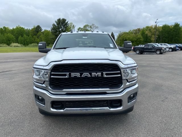 New 2024 RAM 3500 Tradesman w/ Chrome Appearance Group AWD/4WD image 8