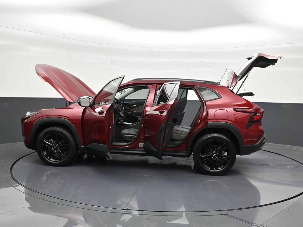 Used 2024 Chevrolet Trax ACTIV FWD image 33