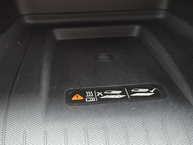 Certified 2025 Chevrolet Equinox EV RS w/ Active Safety Package 3 AWD/4WD image 8