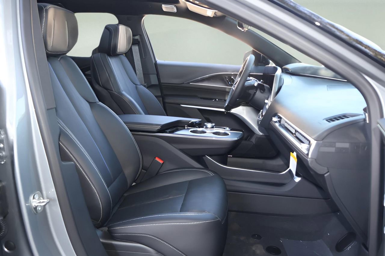 New 2026 Cadillac Lyriq V image 19