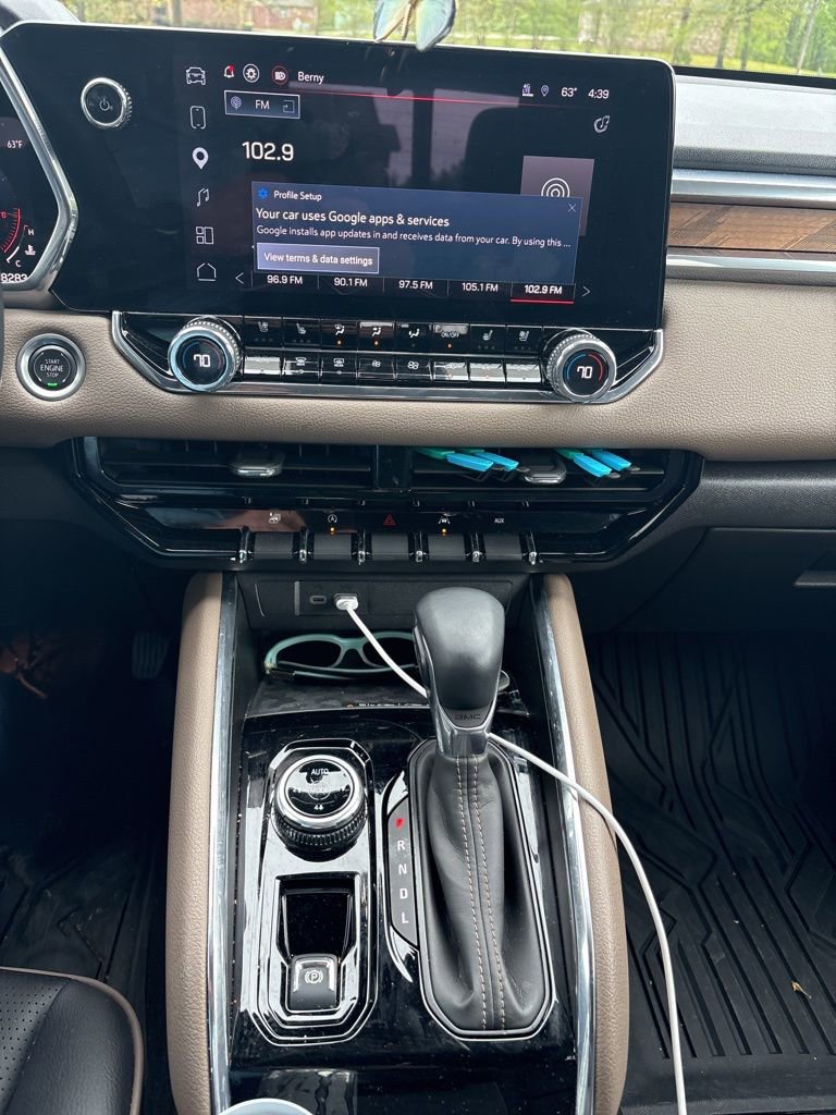 Used 2024 GMC Canyon Denali image 12