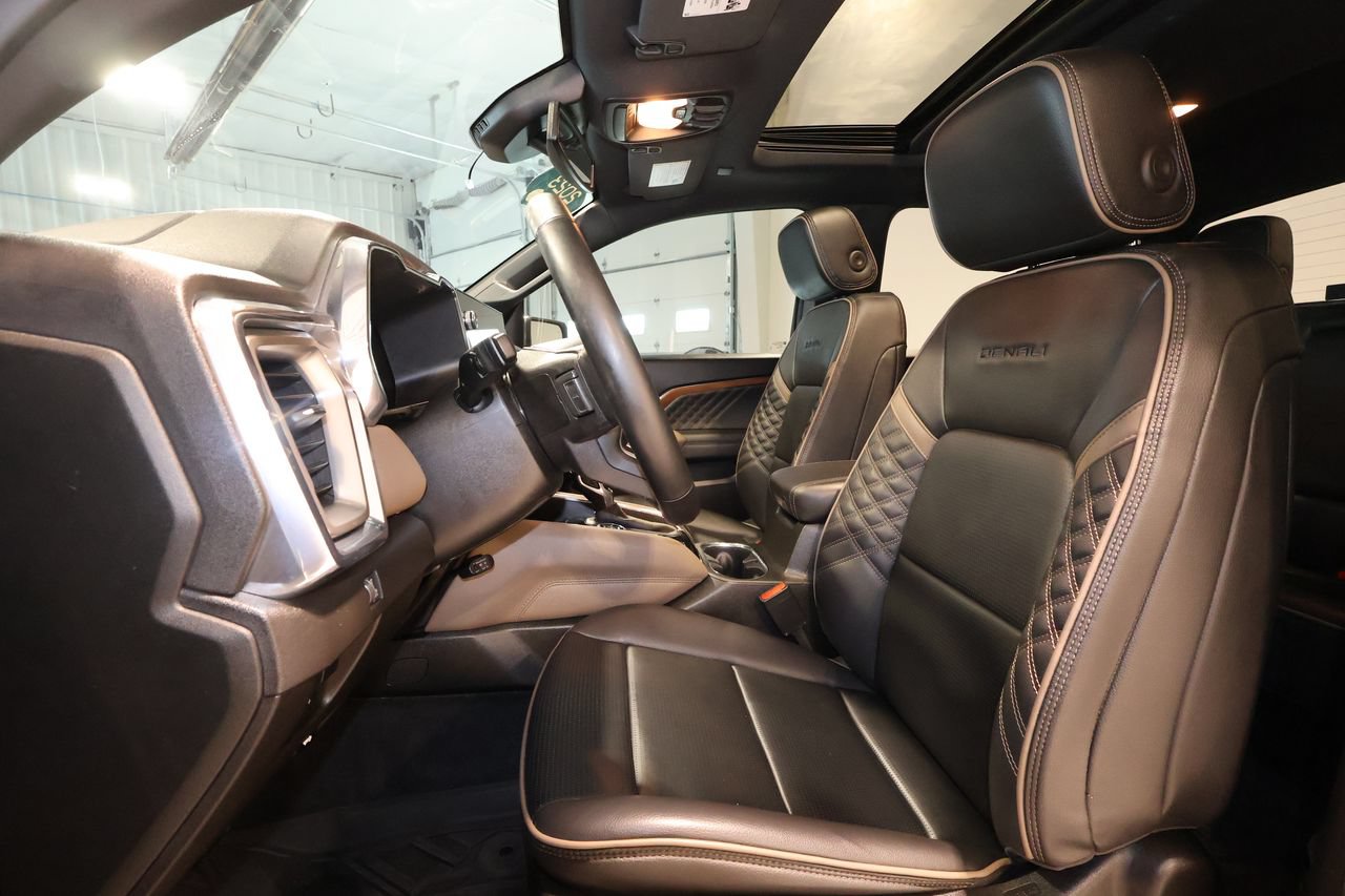 Certified 2023 GMC Canyon Denali w/ Denali Black Edition AWD/4WD image 22