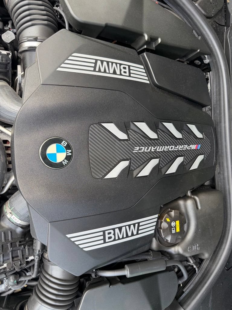 Used 2022 BMW M550i xDrive AWD/4WD image 23