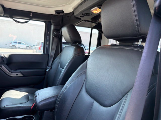 Used 2018 Jeep Wrangler Unlimited Sahara AWD/4WD image 12