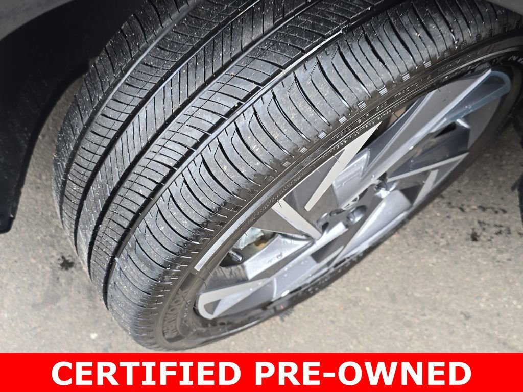 Certified 2025 Hyundai Elantra SEL image 32