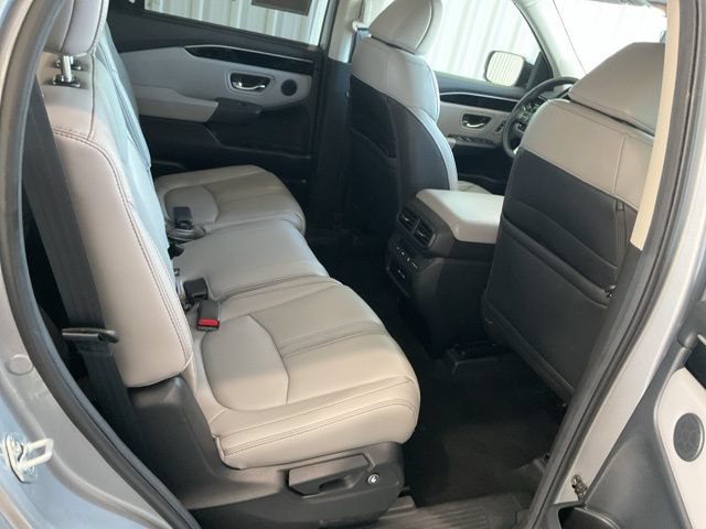 Certified 2025 Honda Pilot EX-L image 23