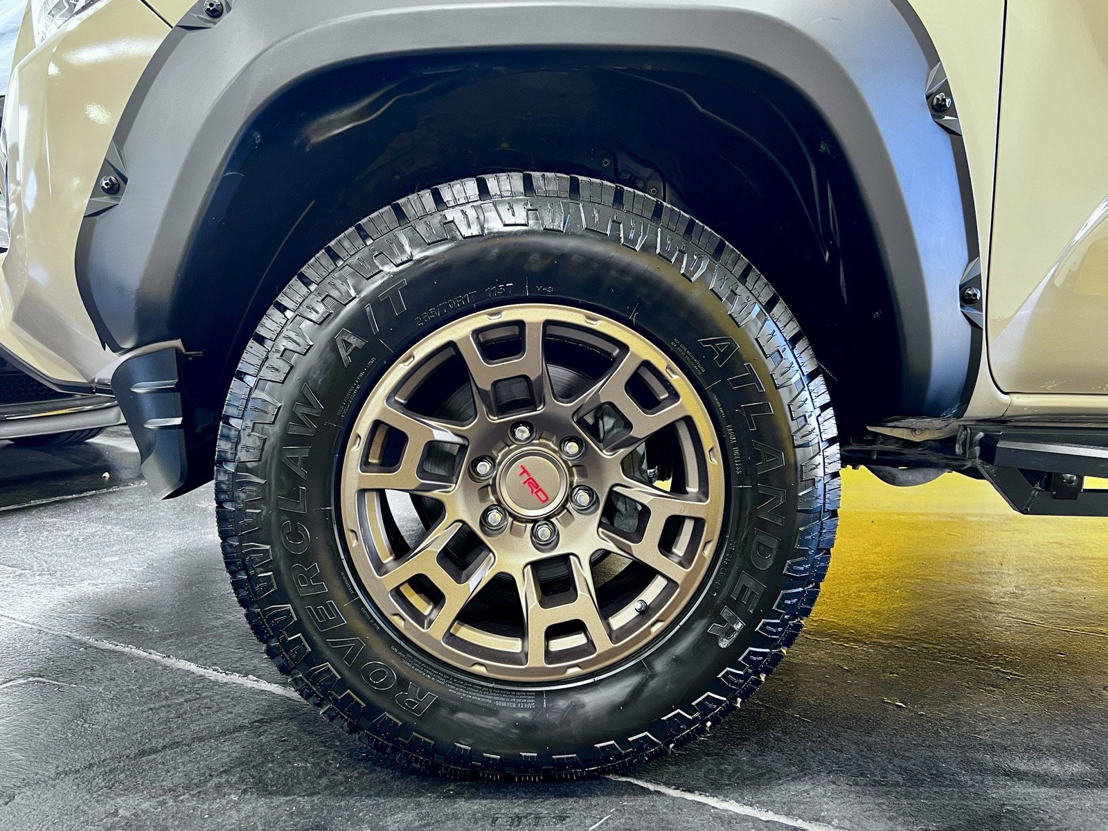 Used 2017 Toyota Tacoma SR5 w/ Tow Package RWD image 27