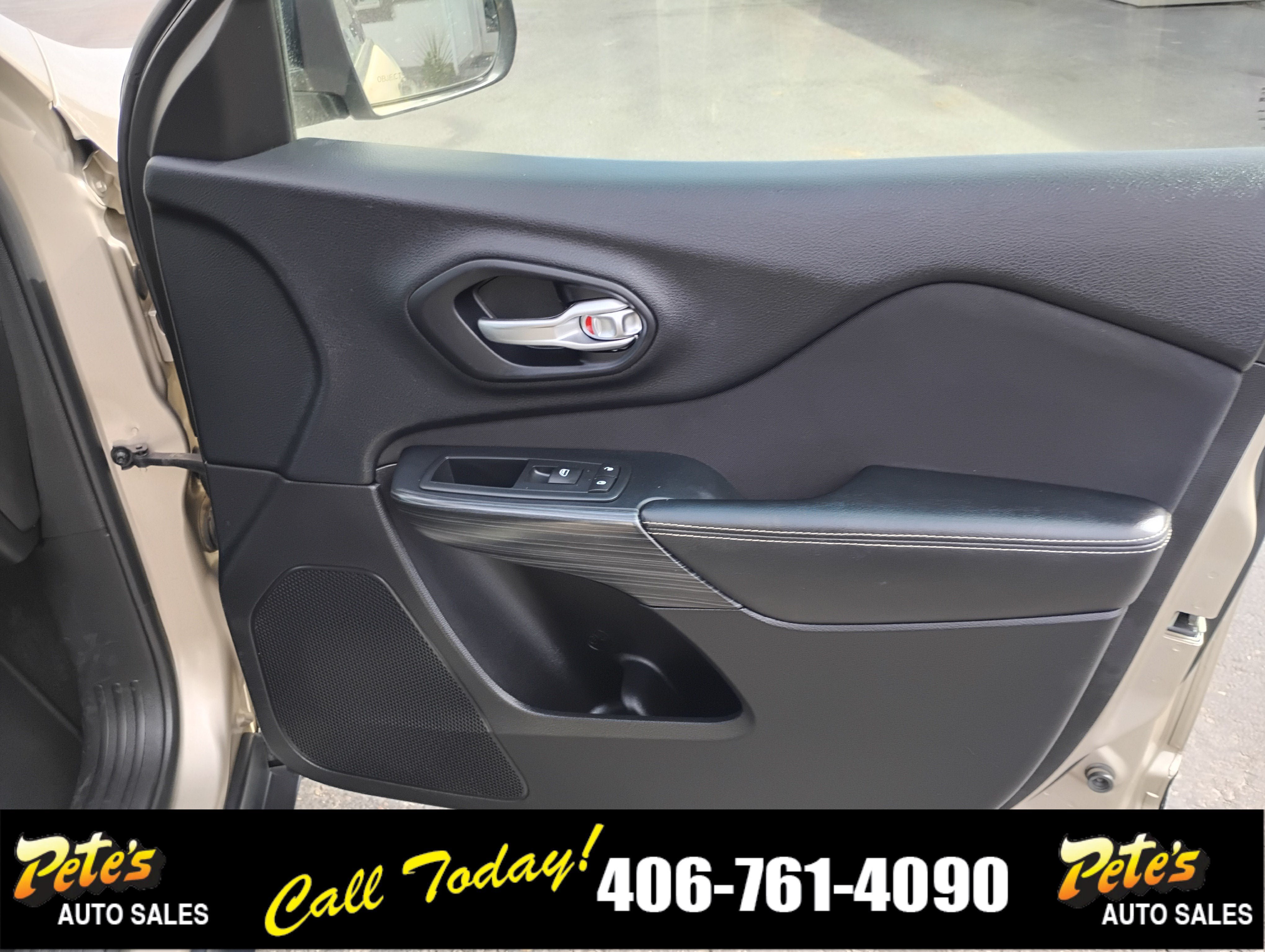 Used 2015 Jeep Cherokee Sport AWD/4WD image 31