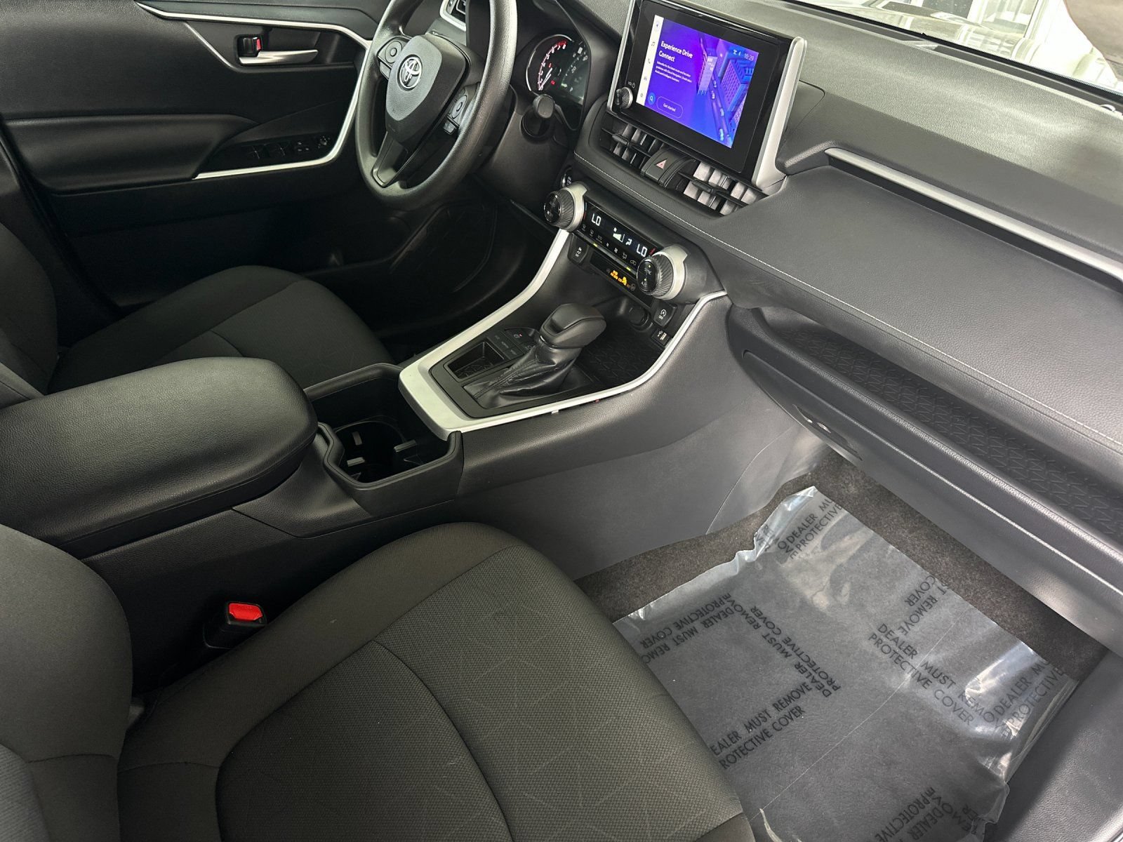 Used 2025 Toyota RAV4 XLE FWD image 15