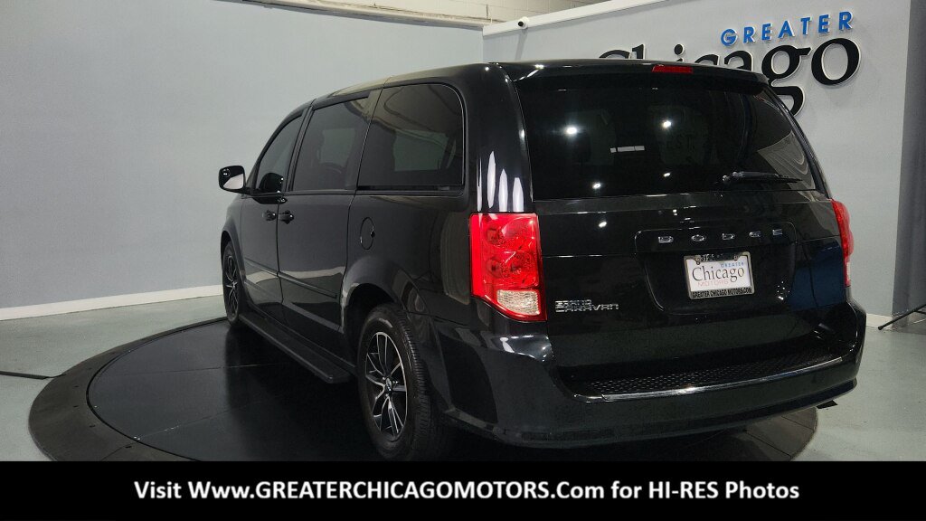 Used 2015 Dodge Grand Caravan SXT w/ Blacktop Package FWD image 10