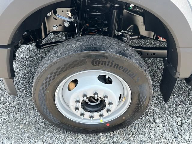New 2026 Ford F550 4x4 Regular Cab Super Duty image 6