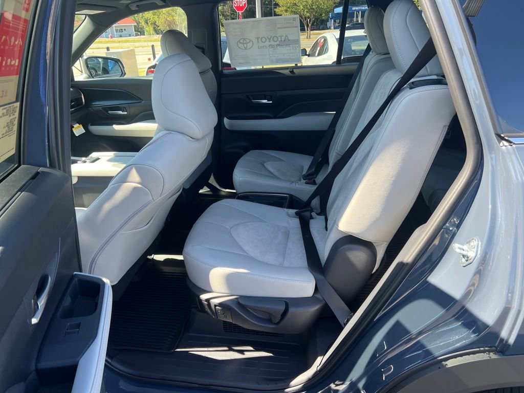 New 2026 Toyota Grand Highlander AWD Hybrid image 19