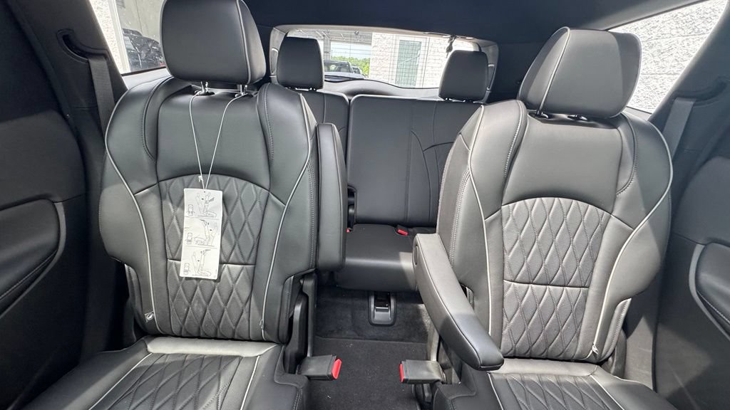 Used 2022 Buick Enclave Avenir w/ Avenir Technology Package AWD/4WD image 32