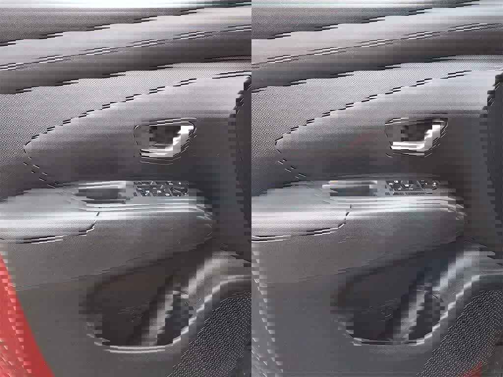 Certified 2025 Hyundai Tucson SE image 12