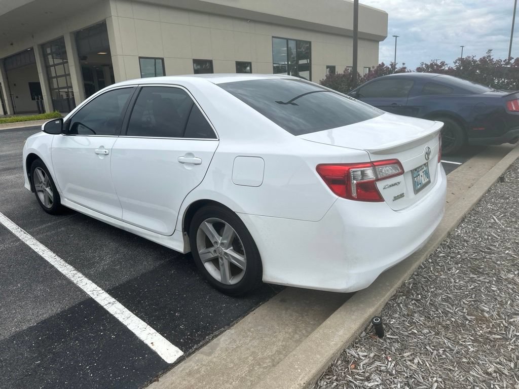 Used 2014 Toyota Camry SE FWD image 3