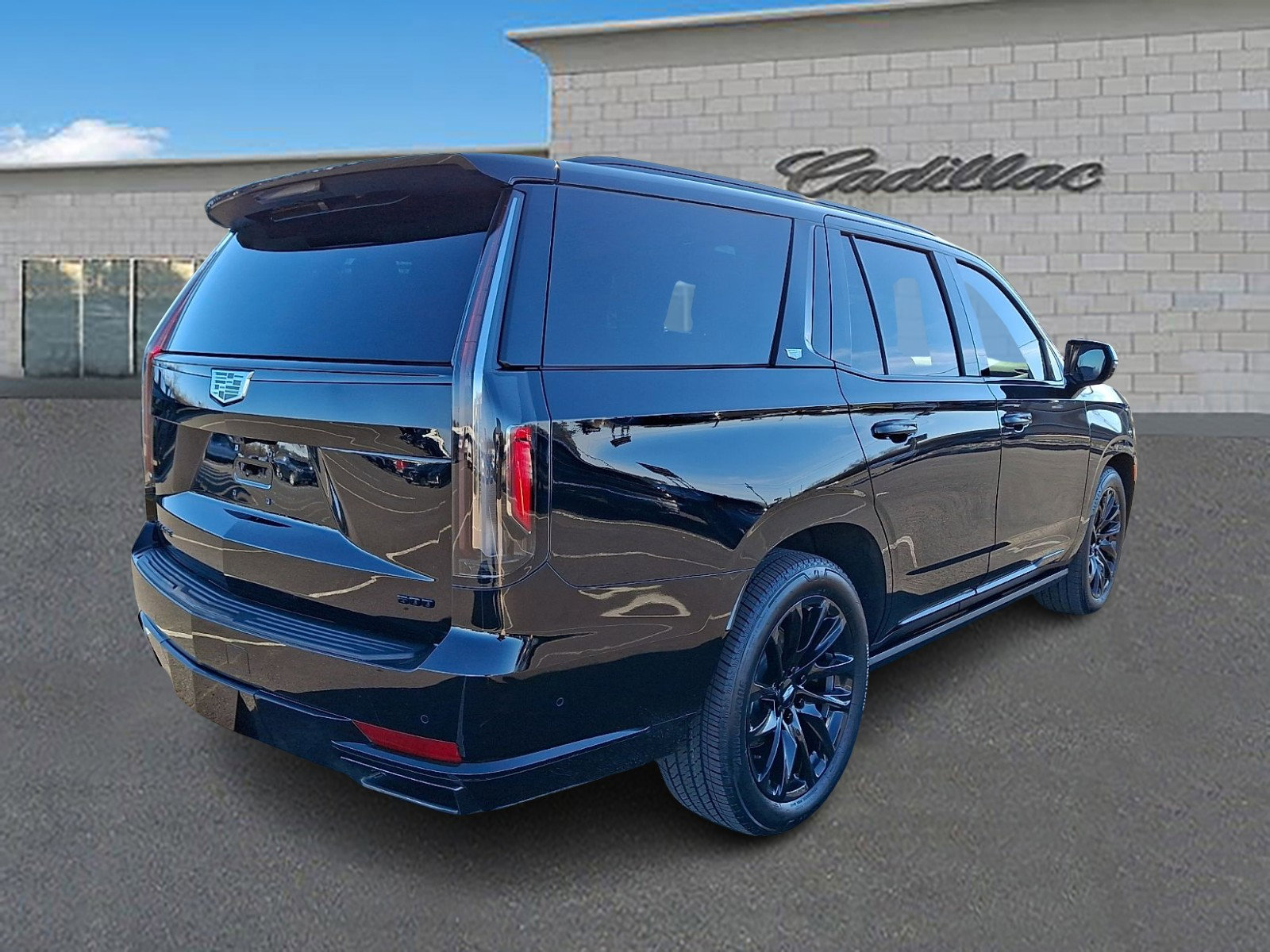 Certified 2023 Cadillac Escalade Sport w/ LPO, ONYX Package image 4