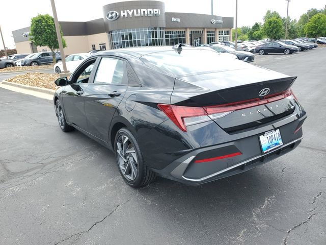 Certified 2025 Hyundai Elantra SEL FWD image 3