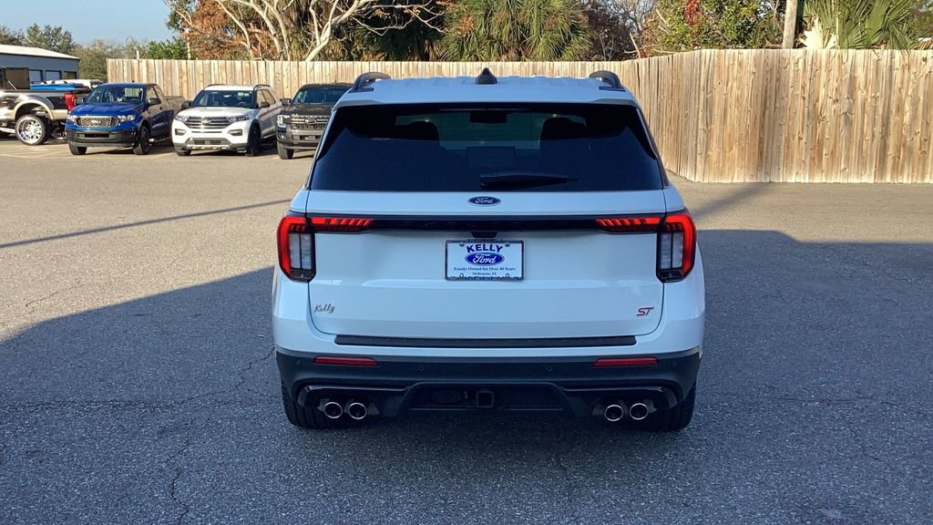 Used 2025 Ford Explorer ST image 6