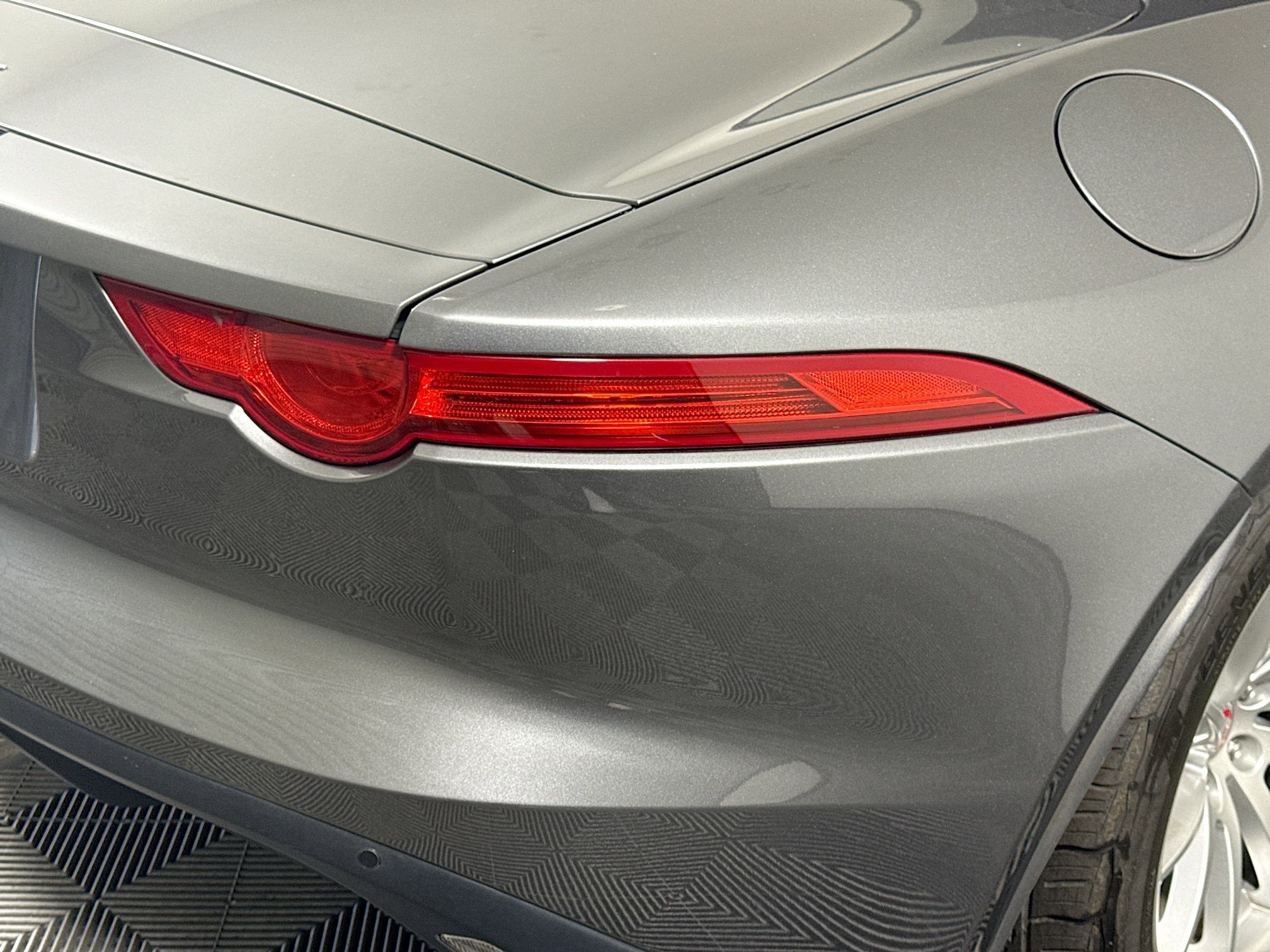 Used 2016 Jaguar F-TYPE Convertible image 30