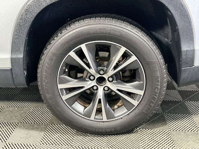 Used 2019 Toyota Highlander LE image 30