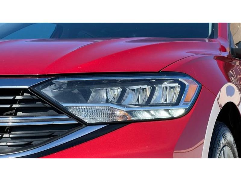 Used 2023 Volkswagen Jetta SE image 46