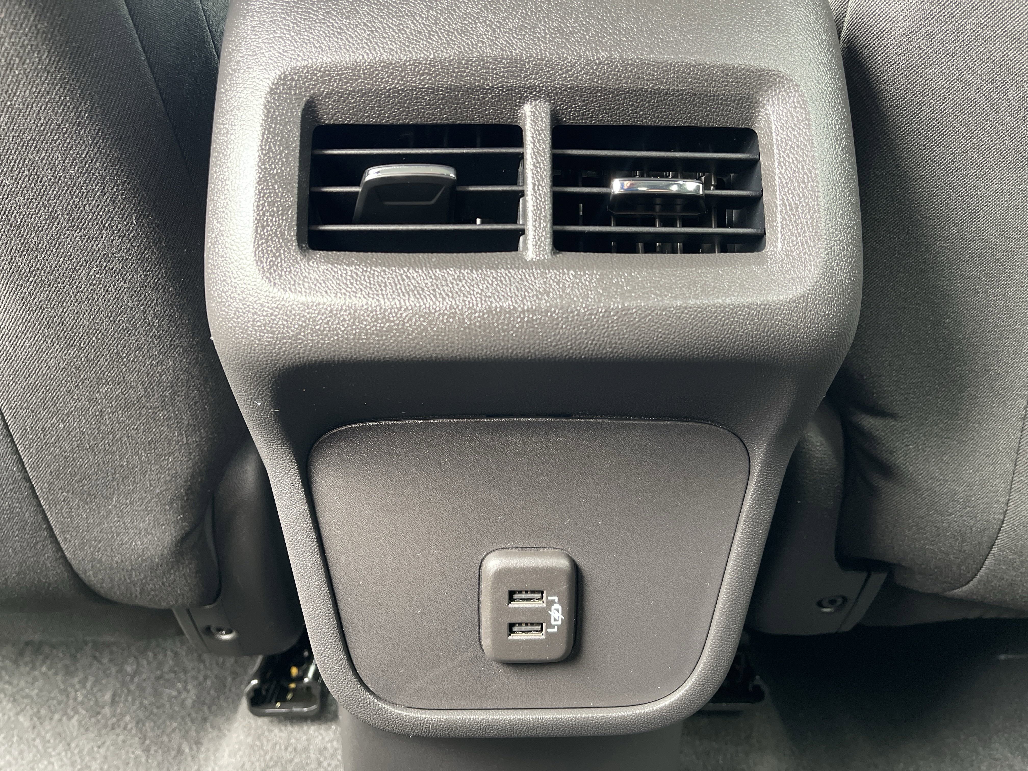 Used 2023 Chevrolet Equinox LT image 38