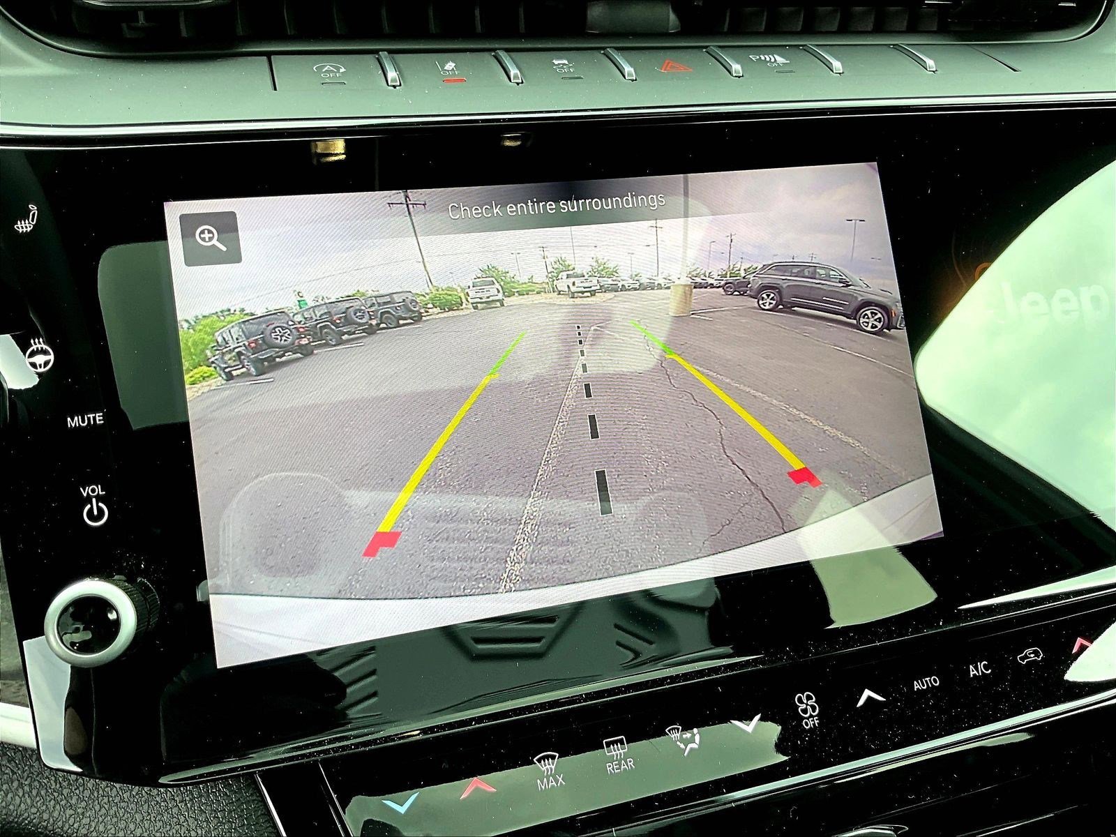 New 2026 Jeep Grand Cherokee Altitude AWD/4WD image 25