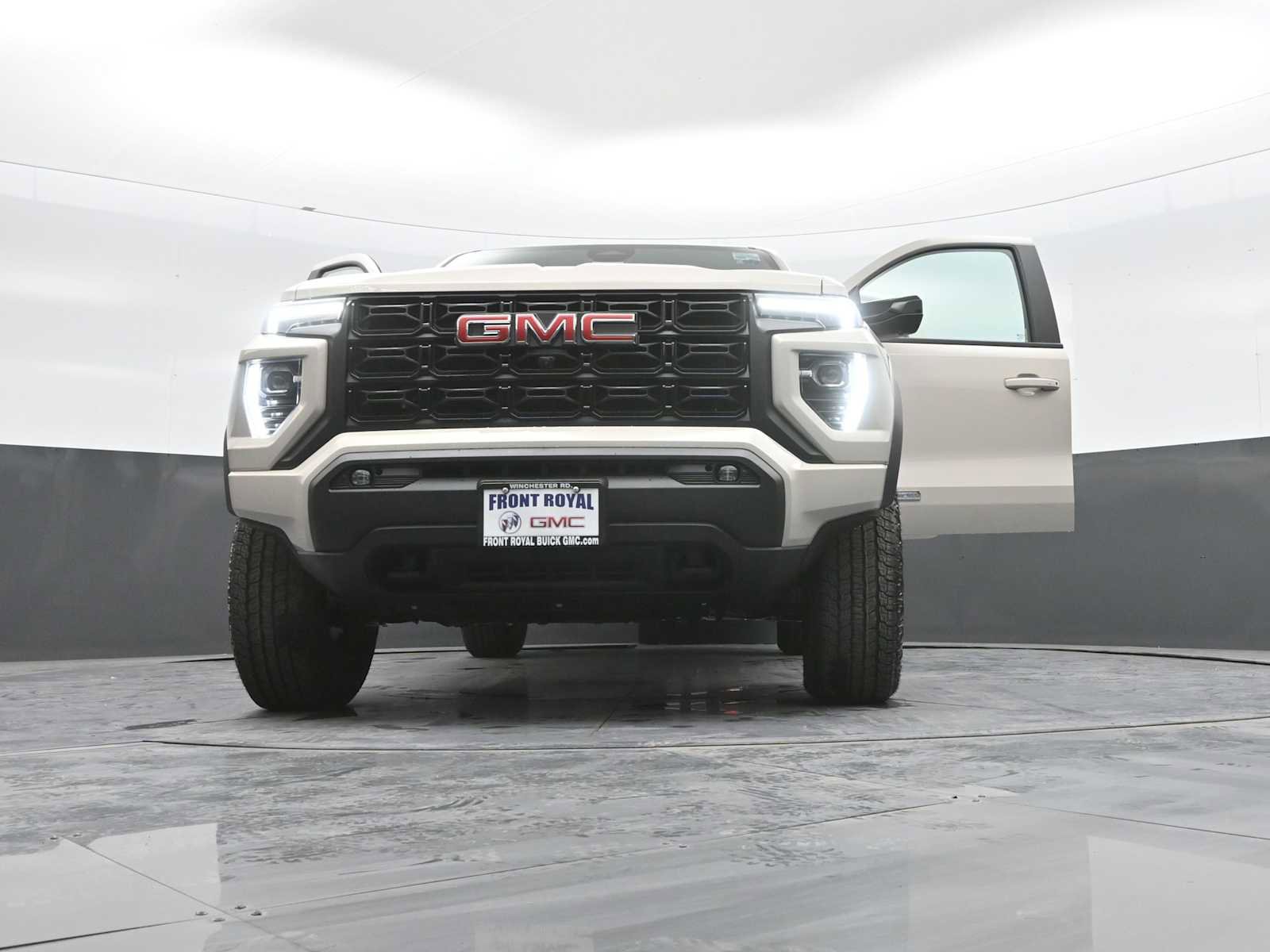New 2026 GMC Canyon Elevation w/ Convenience Package image 32