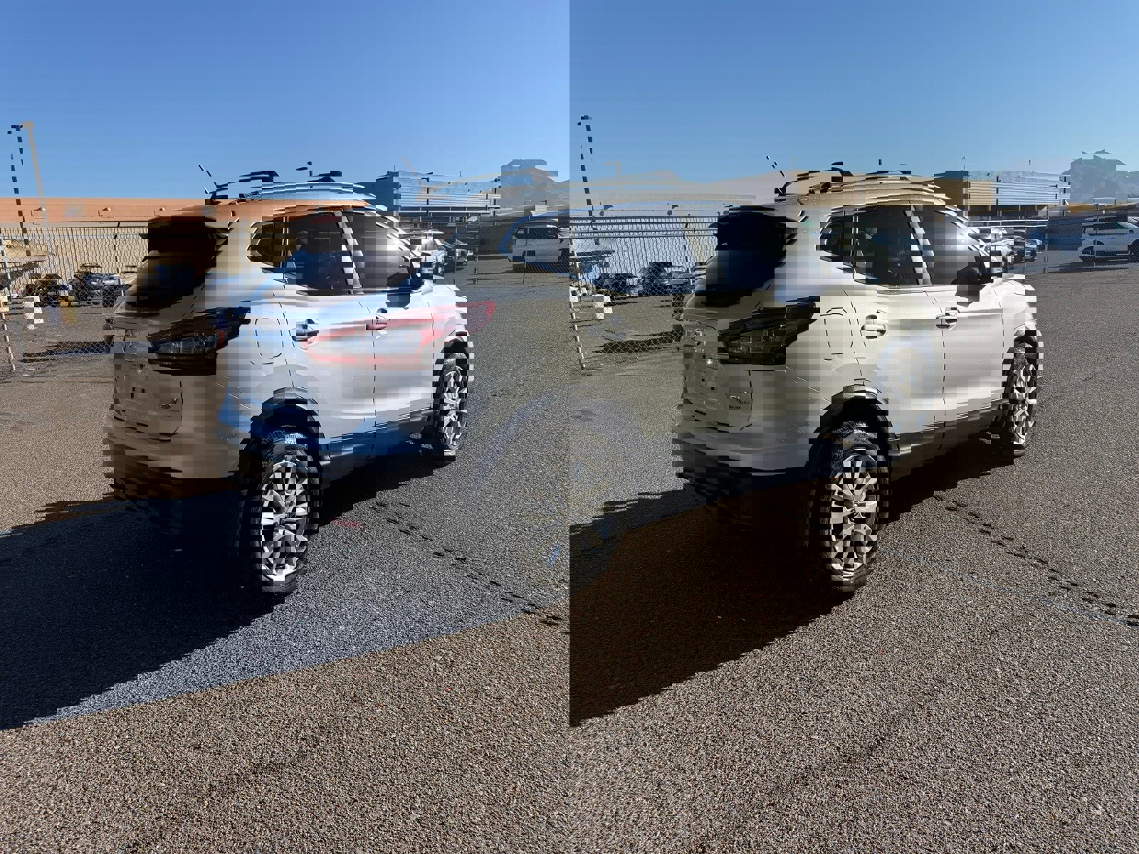 Used 2020 Nissan Rogue Sport SV w/ Technology Package image 5