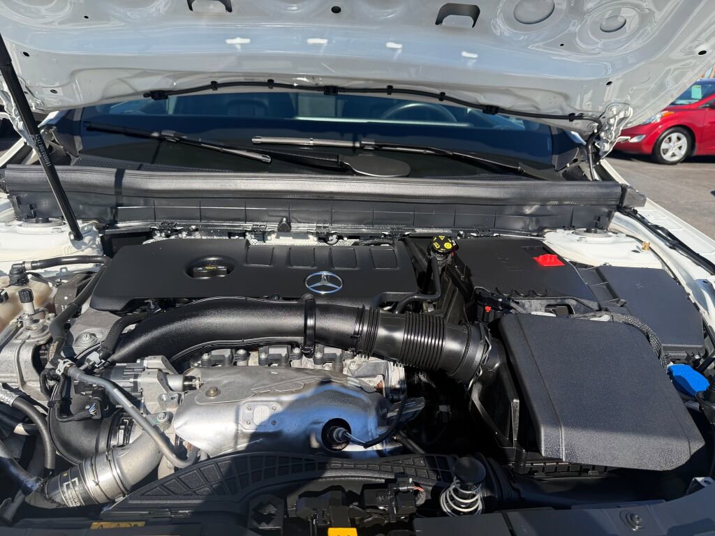 Used 2022 Mercedes-Benz GLB 250 4MATIC image 33