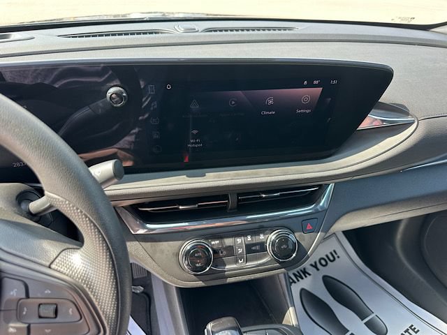 Used 2025 Buick Envista Preferred FWD image 23