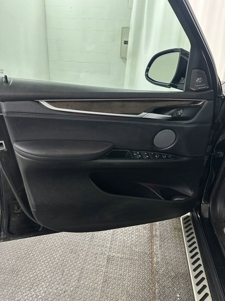 Used 2017 BMW X5 xDrive40e image 8