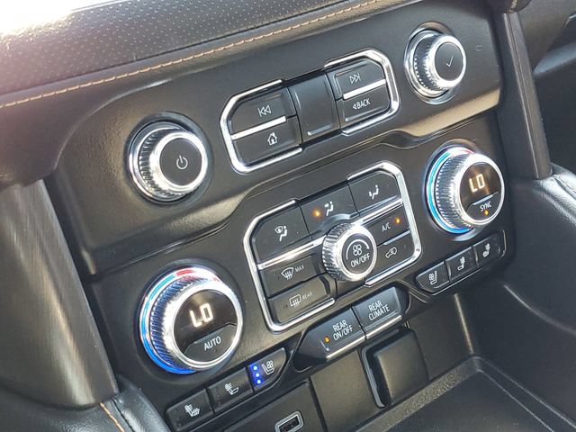 Used 2024 GMC Yukon AT4 w/ Technology Package AWD/4WD image 23